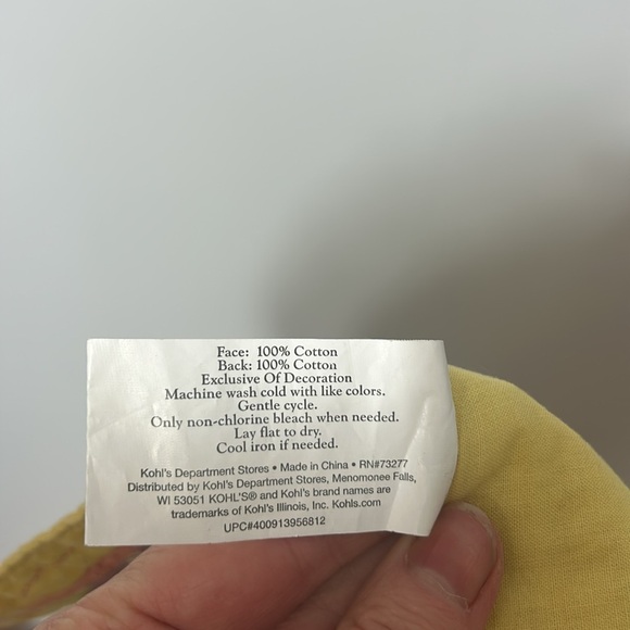 2 Spring Placemats By Blossoms & Blooms, Bunnies, Dragonfly’s, Chicks & Flowers - Picture 5 of 5